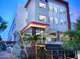 Hotel Neo Candi Simpang Lima - Semarang by ASTON, hotel em Semarang