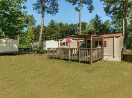 HH Laambeek Mobile Home, Hotel in De Hutte