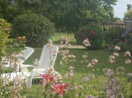 La Polaris, country house in Angerville-lʼOrcher