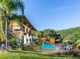 Pousada Guarda Beach House, Hotel in Guarda do Embaú