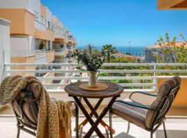 Fantastic Seaside Family Apartment with Pool, lägenhet i Parede