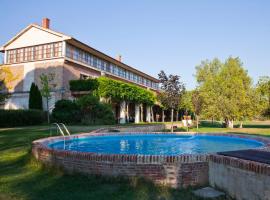 Posada Real del Pinar, hotel with parking in Pozal de Gallinas