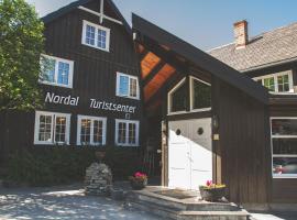 Nordal Turistsenter, ξενοδοχείο με πάρκινγκ σε Lom