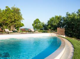 Agriturismo Fattoria di Monticello, hotel with pools in San Venanzo