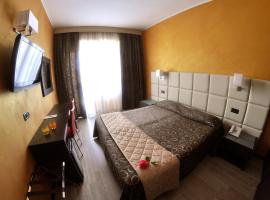 Hotel Cristallo, hotell i Varazze