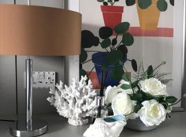 Levante Holiday Apartments, hotel din Larnaca