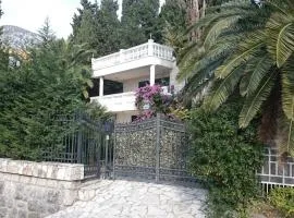 BG Villa, Apartment L