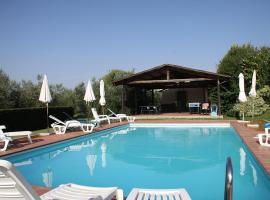 Agriturismo Poggio alle Calle, casa di campagna a Saturnia