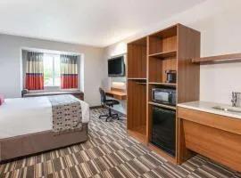 Microtel Inn & Suites by Wyndham Pittsburgh Airport