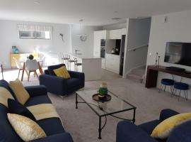 Delightful Petone Townhouse, hotel con parcheggio a Lower Hutt