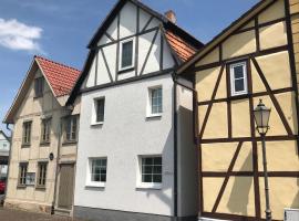 Ferienhaus Am Fulda-Ufer، فندق يسمح بالحيوانات الأليفة في روتنبورغ أن در فولدا