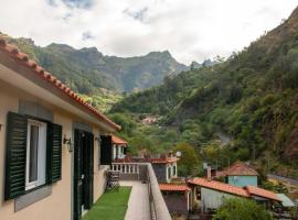 Danny's Rural Suite, хотел в Curral das Freiras