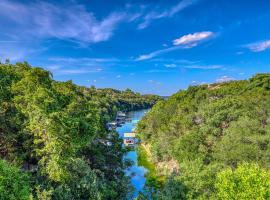 Peaceful Retreat on Quiet Cove on Lake Travis, hotel din Lakeway