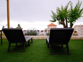 Casa Irma, Great Sea and Mountains Views, Rural House, holiday rental sa Adeje