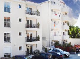 Hotel Kapri, hotel em Herceg-Novi