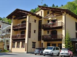 CHALET SEGGIOVIA, hotel in zona Maddalena-Serviero, Pontechianale