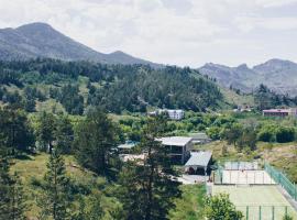 Family holiday Club Elkonys, glamping site in Bayanaūyl