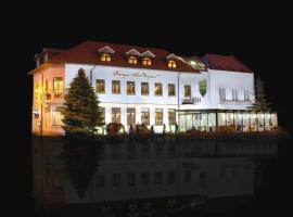 Boutique Hotel Empress, hotel u gradu Rožnjava