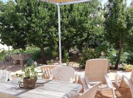 Da Nonna Cosimina, hotel v destinaci Casamassella