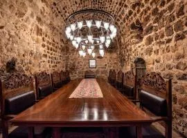 Kasr-i Nehroz Hotel