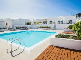 Flower Beach Suite 15