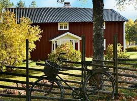 Three-Bedroom Holiday home in Jönköping, hotel in Norrahammar