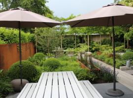 Bed and garden, holiday home in Knokke-Heist