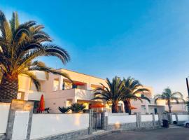 Residence Le Palme, hotel in zona Spiaggia di Punta Pizzo, Marina di Mancaversa