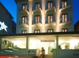 Hotel Sirio, ξενοδοχείο στο Λίντο ντι Καμαϊόρε