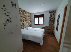 BIULES - LA COLINA, hotel with parking in Arnuero