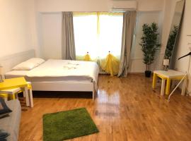 HATS by green apartments, hotel in Boekarest