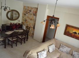 Blue Ark Aigeira Flat & Studio, hotel with parking in Aíyira