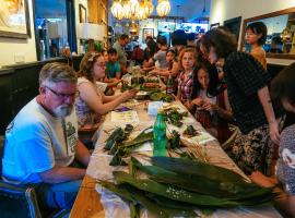 Chengdu Flipflop Hostel - Right Next To Taikooli & Metro - Chill & Social Rooftop Garden Bar - Free Activities - Friendly English Speaking Staff - Tibet, Panda, Buddha & Snow Mountain Tours, hostel v destinaci Čcheng-tu