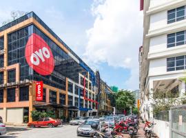 Super OYO 156 YP Boutique Hotel, ξενοδοχείο κοντά στο Αεροδρόμιο Sultan Abdul Aziz Shah - SZB, Petaling Jaya