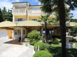 Villa Ana, Hotel in Lovran