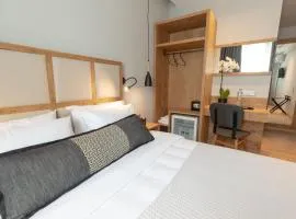 Grand Port Suites