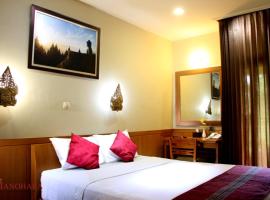 Manohara Resort, hotell i Borobudur