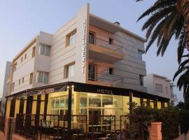 Hotel Cafe Verdi, hotell i El Jadida