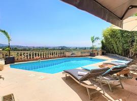 3 Bedrooms Villa near Cannes - Pool & Jacuzzi - Sea View, hotel in Mandelieu-la-Napoule