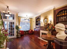TOWNHOUSE 222, holiday home in New York