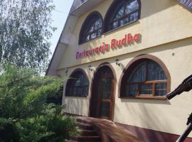 Hotel-Restauracja-Bar Rudka，聖十字地區奧斯特羅維茨的民宿