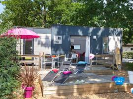 Mobil home Domaine de Soulac、スラック・シュル・メールのホテル