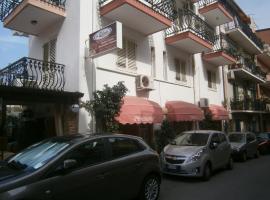 Pensione S. Antonio Ristorante Silvia: Furci Siculo'da bir otel