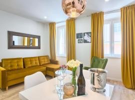 Hedone Luxury 3 Apartments with FREE PARKING, hotel de luxo em Pula