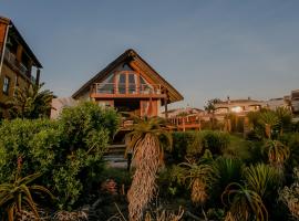 Dreamland Beach House & Studios at Supertubes, hótel í Jeffreys Bay