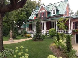 La Belle aux Berges, hotell med pool i Saint-Denis-sur-Richelieu