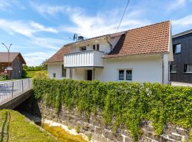 Ferienhaus Bachschlössle, хотел близо до ЖП Гара Lochau-Hörbranz, Лохау