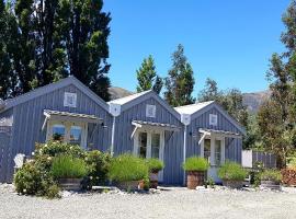 Gibbston Boathouse with Outdoor Bath, hotel em Gibbston