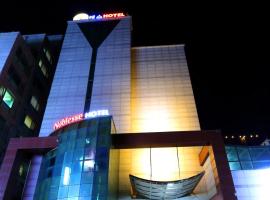 Noblesse Hotel, hotel with parking in Jeju