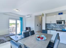Crowonder Luxury Vir- 6 new apartments for Families with kids, near the beautiful beach, apartmán v destinaci Vir